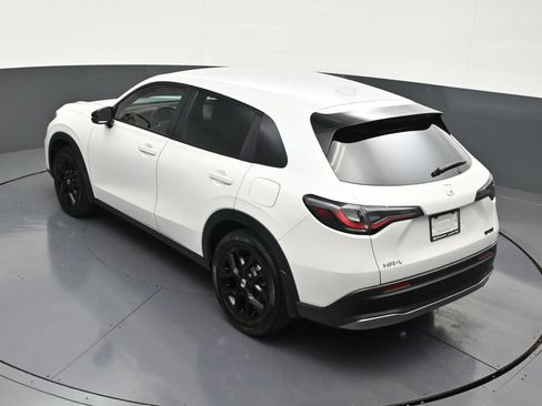 Used 2025 Honda HR-V Sport image 19