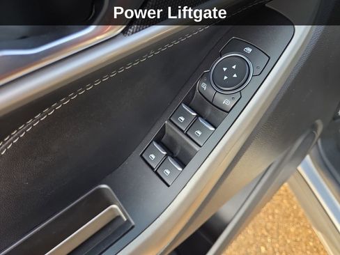 Used 2022 Ford Explorer XLT w/ Equipment Group 202A image 15