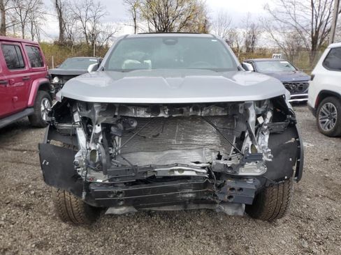 Used 2024 GMC Canyon Denali image 2