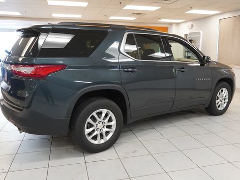 Used 2020 Chevrolet Traverse LT w/ Driver Confidence II Package AWD/4WD image 12