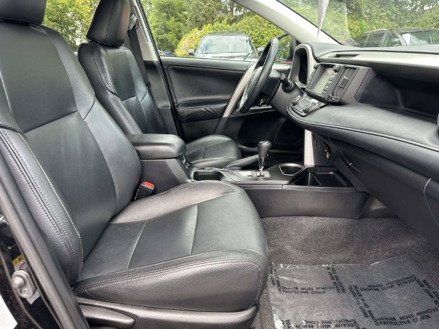 Used 2017 Toyota RAV4 XLE AWD/4WD image 9