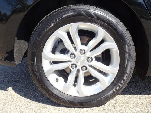 Used 2019 Chevrolet Cruze LT w/ Convenience Package image 25