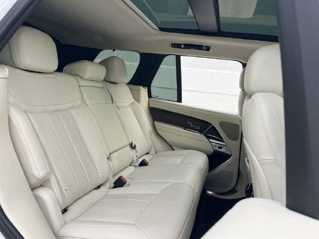 Used 2024 Land Rover Range Rover SE AWD/4WD image 30