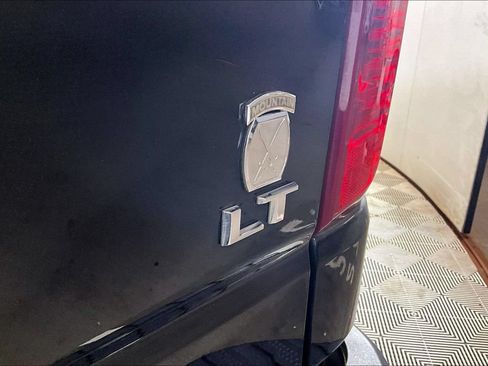 Used 2022 Chevrolet Silverado 1500 LT AWD/4WD image 7