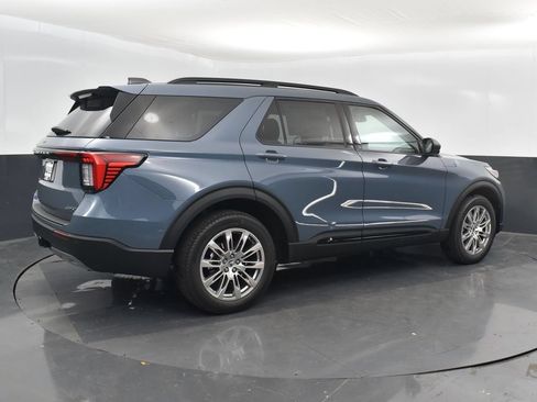 New 2026 Ford Explorer Active w/ Active Comfort Package AWD/4WD image 2