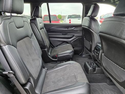 Used 2025 Jeep Grand Cherokee L Laredo RWD image 26