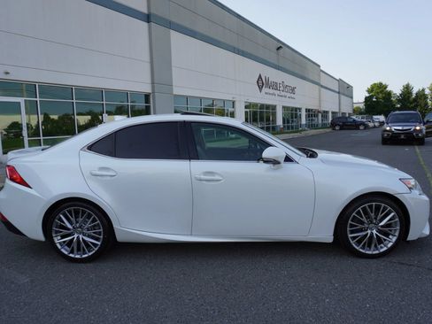 Used 2016 Lexus IS 200t RWD image 8