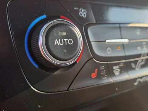 Used 2017 Ford Focus Titanium FWD image 30