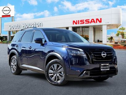 New 2025 Nissan Pathfinder SV w/ Cargo Package