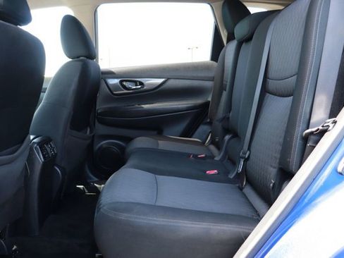 Used 2020 Nissan Rogue SV FWD image 15