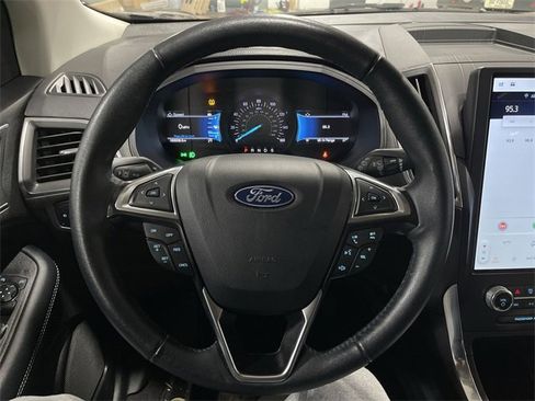 Used 2024 Ford Edge Titanium image 15