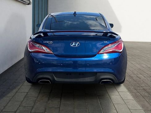 Used 2015 Hyundai Genesis 3.8 RWD image 4