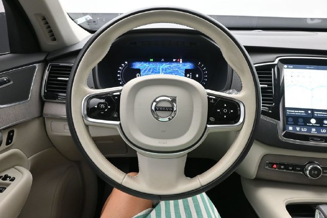 Used 2024 Volvo XC90 B6 Plus w/ Protection Package Premier AWD/4WD image 23
