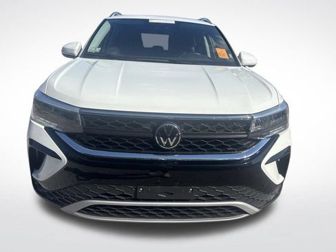 Used 2024 Volkswagen Taos SE AWD/4WD image 18