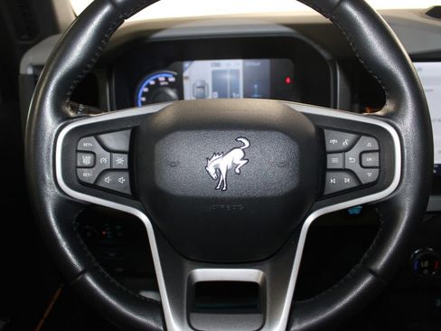 Used 2023 Ford Bronco Badlands image 35