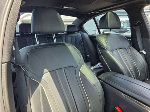 Used 2018 BMW 530i RWD image 11