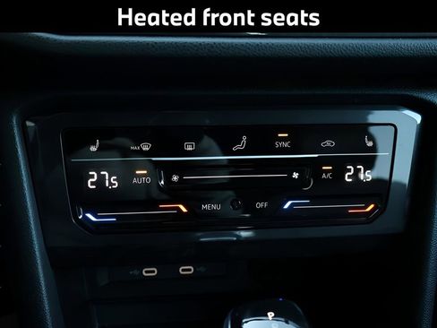 Used 2024 Volkswagen Tiguan SE image 25