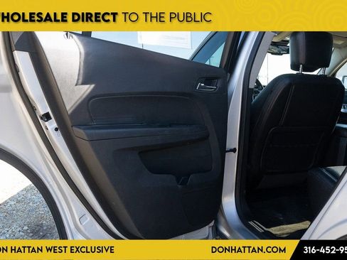 Used 2017 Chevrolet Equinox Premier w/ Enhanced Convenience Package AWD/4WD image 16