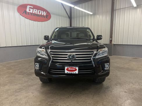 Used 2014 Lexus LX 570 4WD image 2
