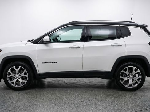 Used 2025 Jeep Compass Limited AWD/4WD image 5