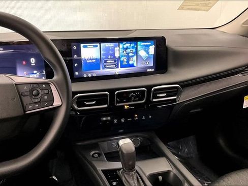 New 2026 Nissan Sentra SV FWD image 7