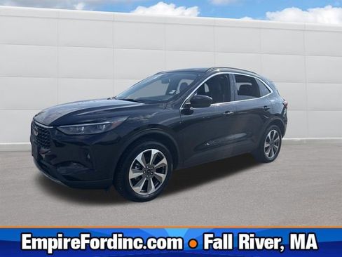 Used 2025 Ford Escape Platinum AWD/4WD image 1