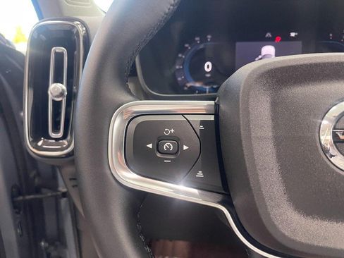 Used 2023 Volvo XC40 B5 Ultimate AWD/4WD image 16