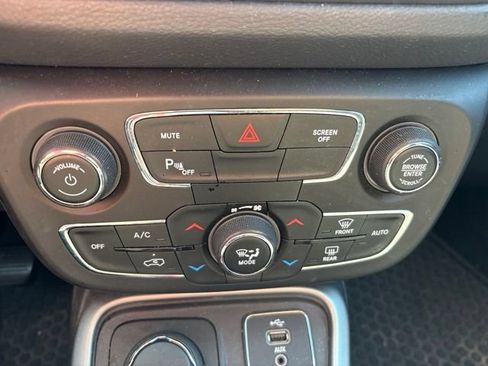 Used 2018 Jeep Compass Sport w/ Tech Group AWD/4WD image 27