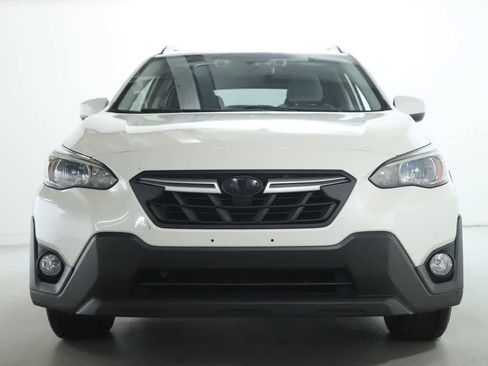 Used 2022 Subaru Crosstrek 2.0i Premium w/ Moonroof Package image 5