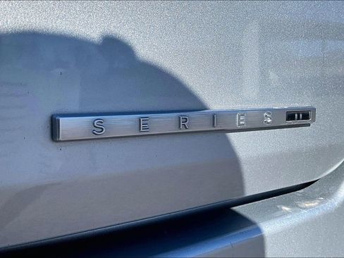 Used 2024 Jeep Wagoneer L Series II image 23