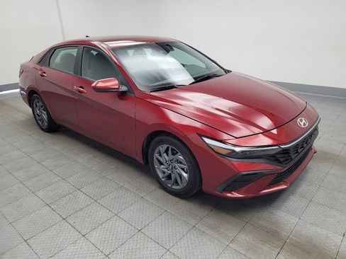 Used 2024 Hyundai Elantra SEL FWD image 13