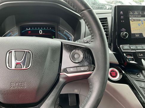 Used 2023 Honda Odyssey Touring image 11