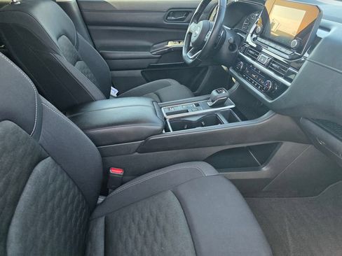 Used 2024 Nissan Pathfinder SV FWD image 22