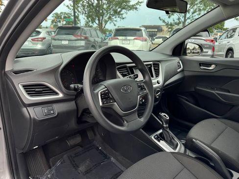 Used 2022 Hyundai Accent SE FWD image 31