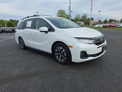 Certified 2026 Honda Odyssey EX-L image 3
