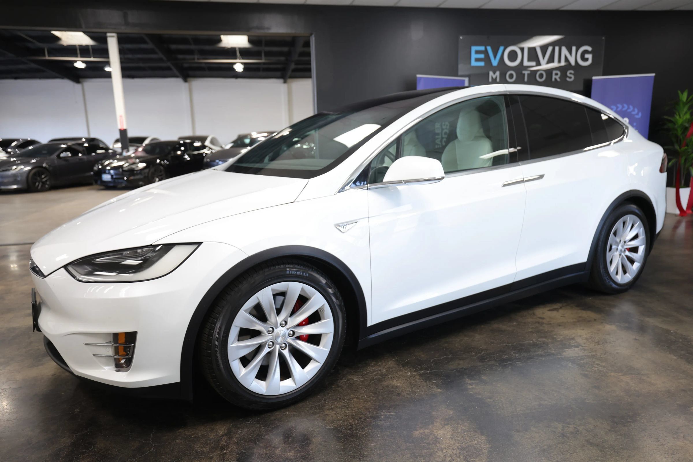 Used 2016 Tesla Model X Performance AWD/4WD image 4