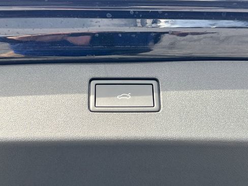 New 2026 Volkswagen Tiguan SE R-Line image 16