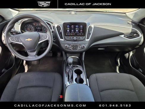 Used 2025 Chevrolet Malibu LT image 9
