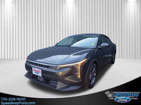 Used 2025 Kia K4 FWD image 1