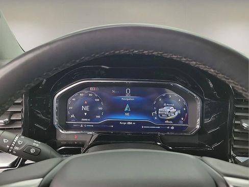 Used 2025 Chevrolet Silverado 2500 LT w/ Convenience Package image 18