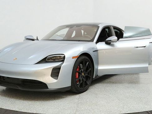 Used 2024 Porsche Taycan GTS image 9