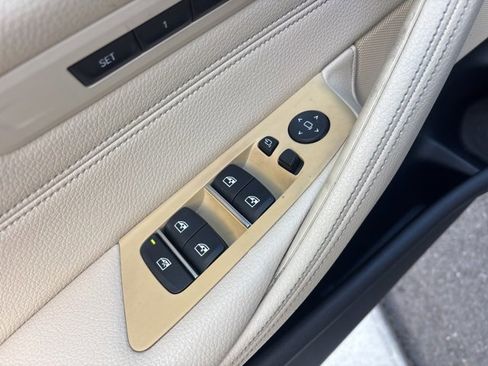 Used 2018 BMW 530i xDrive image 21