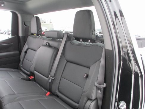 New 2026 GMC Sierra 1500 SLT w/ SLT Convenience Package image 15