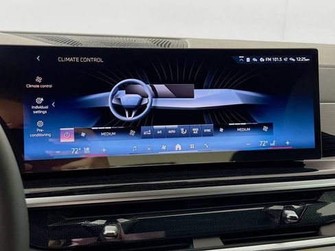 New 2026 BMW X6 xDrive40i w/ Climate Comfort Package image 16