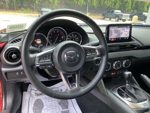Used 2022 MAZDA MX-5 Miata RF Grand Touring RWD image 15
