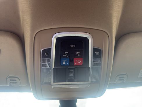 Used 2019 RAM 1500 Laramie AWD/4WD image 24