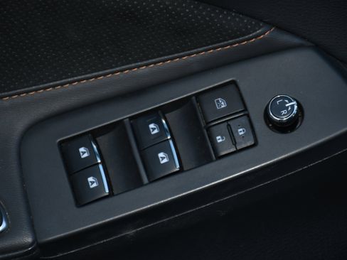 Used 2019 Toyota Avalon XSE image 11