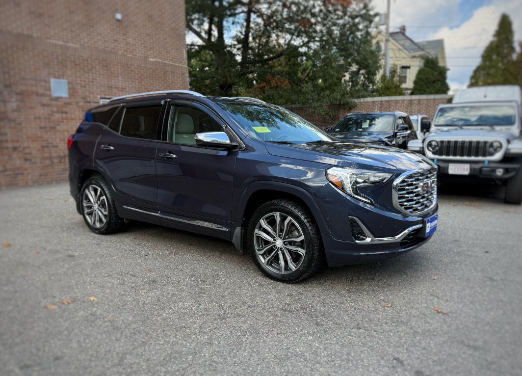 Used 2019 GMC Terrain Denali w/ Advanced Safety Package AWD/4WD image 3
