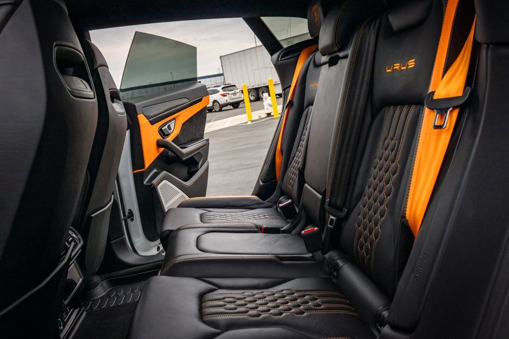 Used 2023 Lamborghini Urus S AWD/4WD image 19