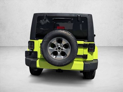 Used 2017 Jeep Wrangler Unlimited Sahara w/ Dual Top Group AWD/4WD image 6